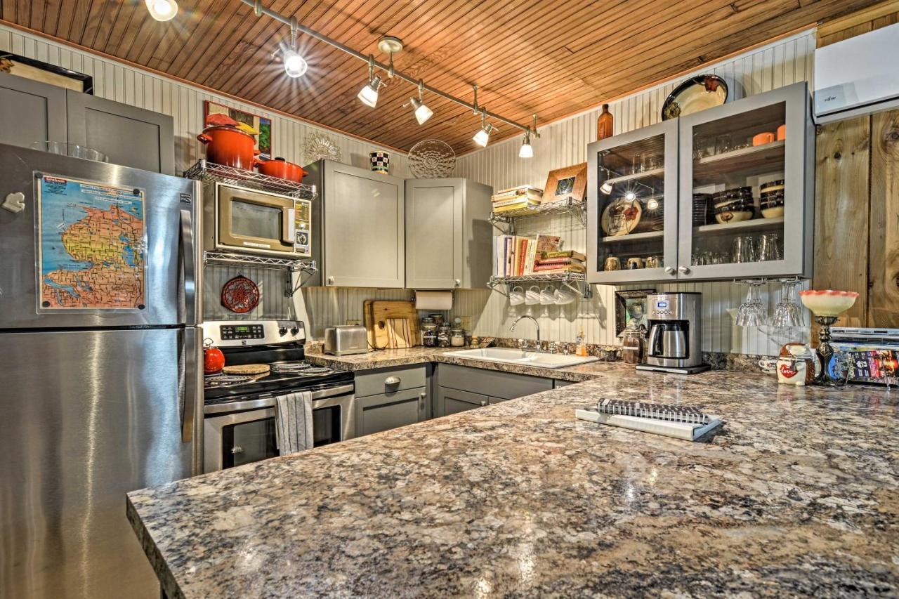 Pet-Friendly One Crow Cottage In Harbor Springs! エクステリア 写真