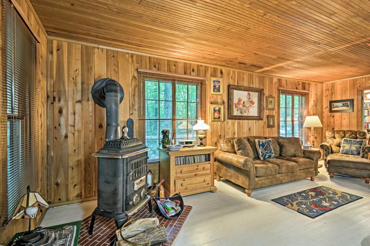 Pet-Friendly One Crow Cottage In Harbor Springs! エクステリア 写真