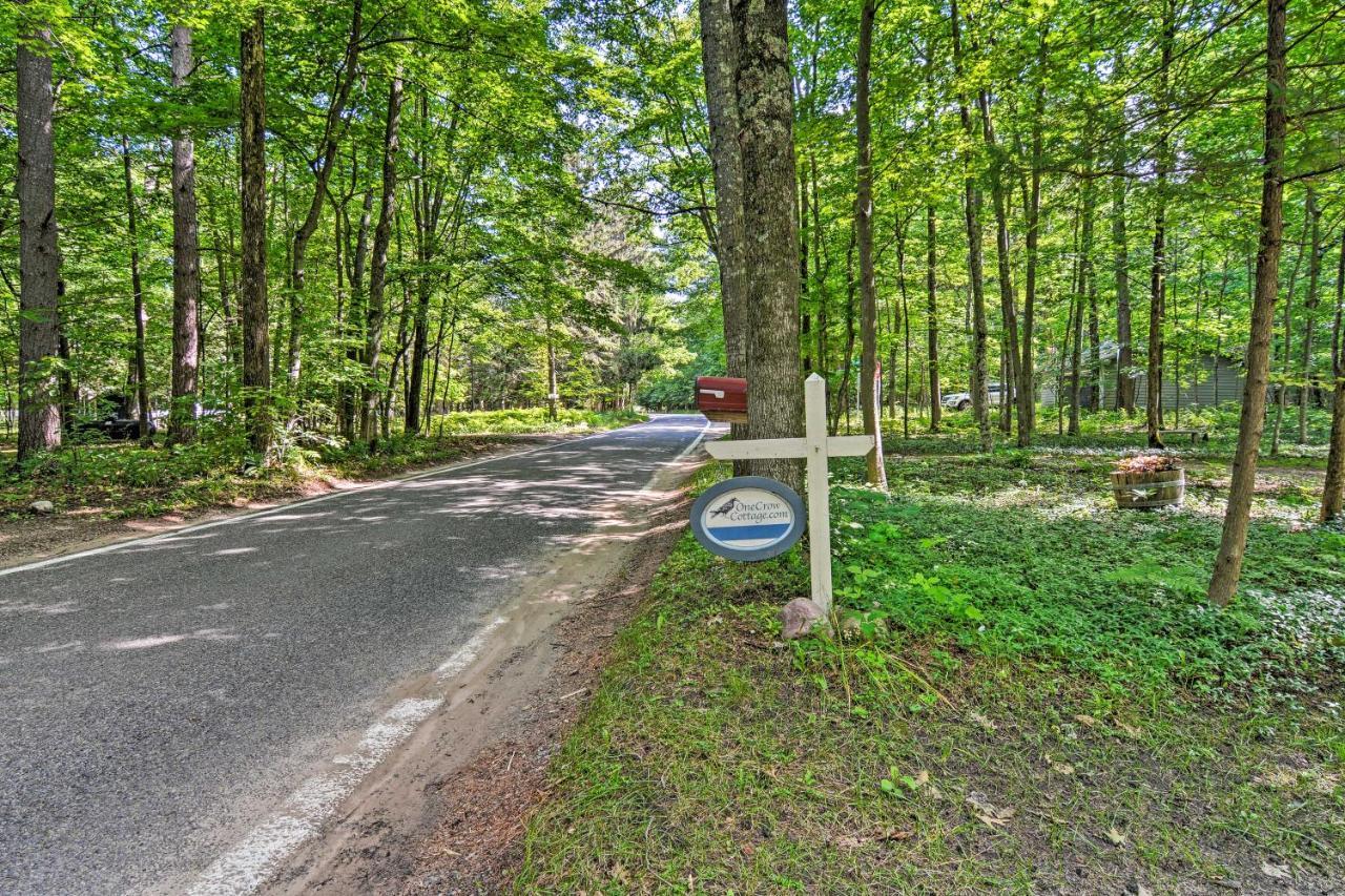 Pet-Friendly One Crow Cottage In Harbor Springs! エクステリア 写真